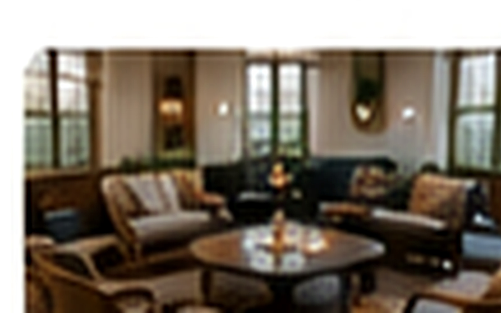 Intimate lounge